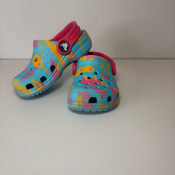 Crocs Classic Island Escape Clog Children's Size 6 Hyper Pink/Multicolor/Blue - Picture 1 of 10